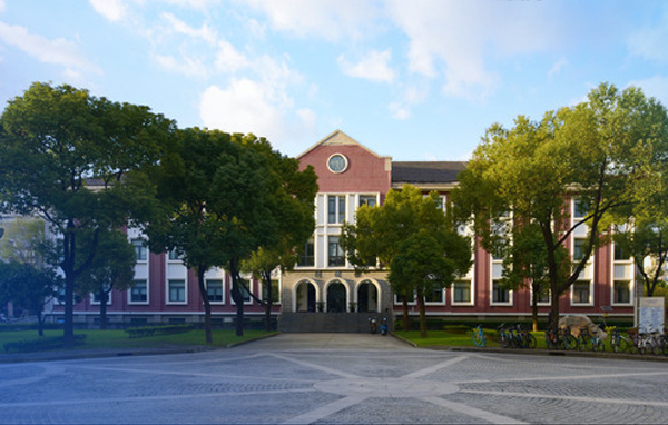 上海財經(jīng)大學(xué)【百年校慶迎新生系列講座（五）】證券公司的轉(zhuǎn)型發(fā)展之路&股權(quán)投資基金決策要點及案例分析