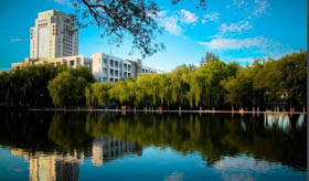 逯寶峰: 規(guī)范管理、熱情服務(wù)，培育高質(zhì)量商界精英 ——【商學(xué)院之聲】專訪燕山大學(xué)經(jīng)濟(jì)管理學(xué)院MBA教育中心主任逯寶峰