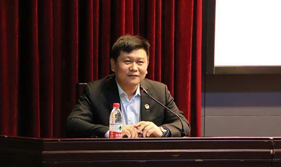 河北大學(xué)管理學(xué)院院長段洪波：用知識(shí)裝點(diǎn)青春歲月 用擔(dān)當(dāng)詮釋青年人生