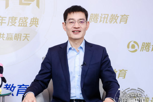 回響中國教育盛典報道 | 騰訊教育年度盛典社科賽斯李發(fā)進(jìn)：考研路上，做有溫度的陪跑者