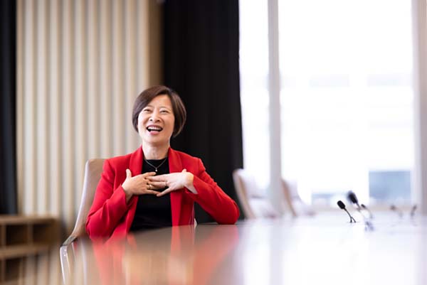 香港中文大學(xué)商學(xué)院校友故事 | 花旗香港CEO伍燕儀 (工商管理1990)