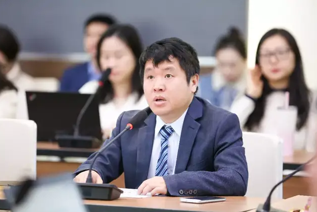 北京大學(xué)匯豐商學(xué)院召開新任領(lǐng)導(dǎo)班子宣布大會