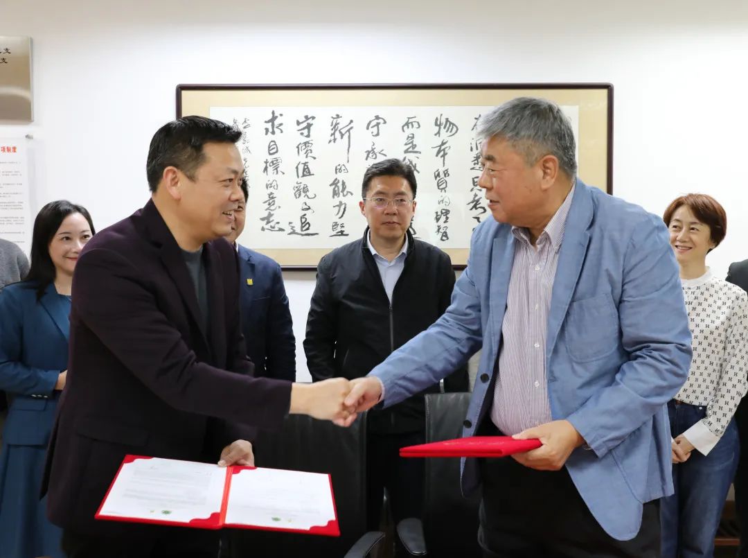 汕頭大學(xué)與泰國(guó)正大管理學(xué)院簽署學(xué)術(shù)合作備忘錄