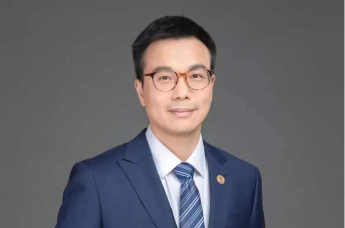 媒體聚焦丨上財(cái)商學(xué)院魏航：迫使你改變的人不是同行——人工智能對(duì)商學(xué)院教授的改變與轉(zhuǎn)型（上篇）