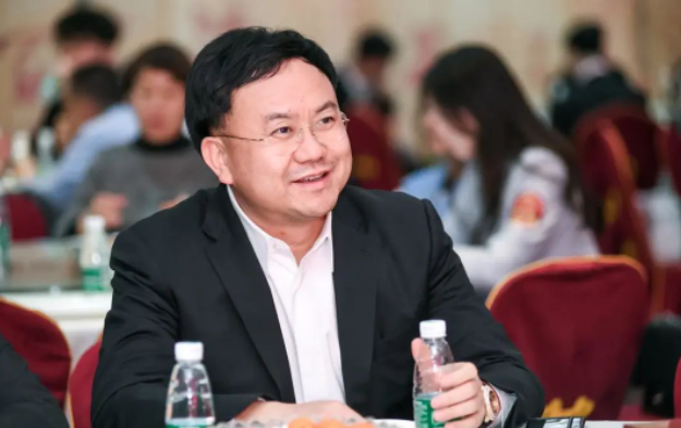 E啟?致未來丨EMBA金融俱樂部會長、黃金鋪集團(tuán)董事局主席幸運(yùn)：追高逐新，永遠(yuǎn)樂此不疲——管理學(xué)院EMBA二十周年校友系列專訪