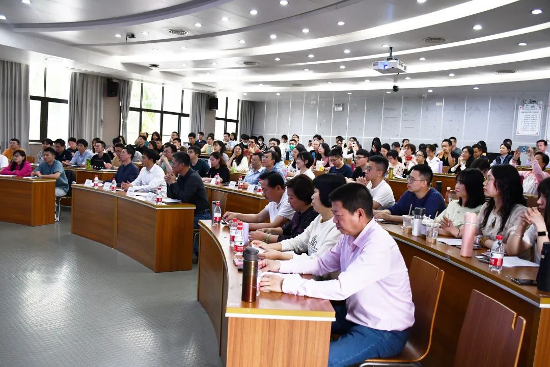 汕頭大學(xué)商學(xué)院MBA教育中心成功舉辦第十六期MBA大講堂