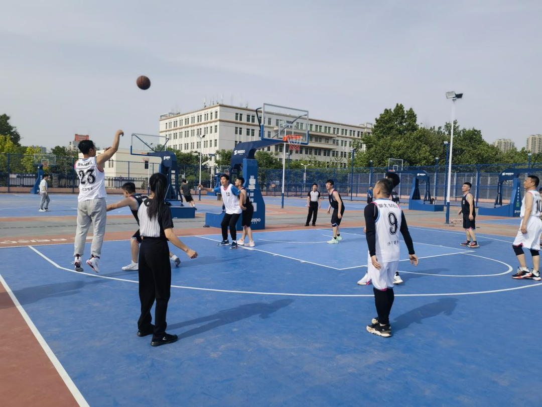 迎“籃”而上 以球會(huì)友||聊城大學(xué)MBA第二屆“濟(jì)聊杯”籃球賽順利舉行