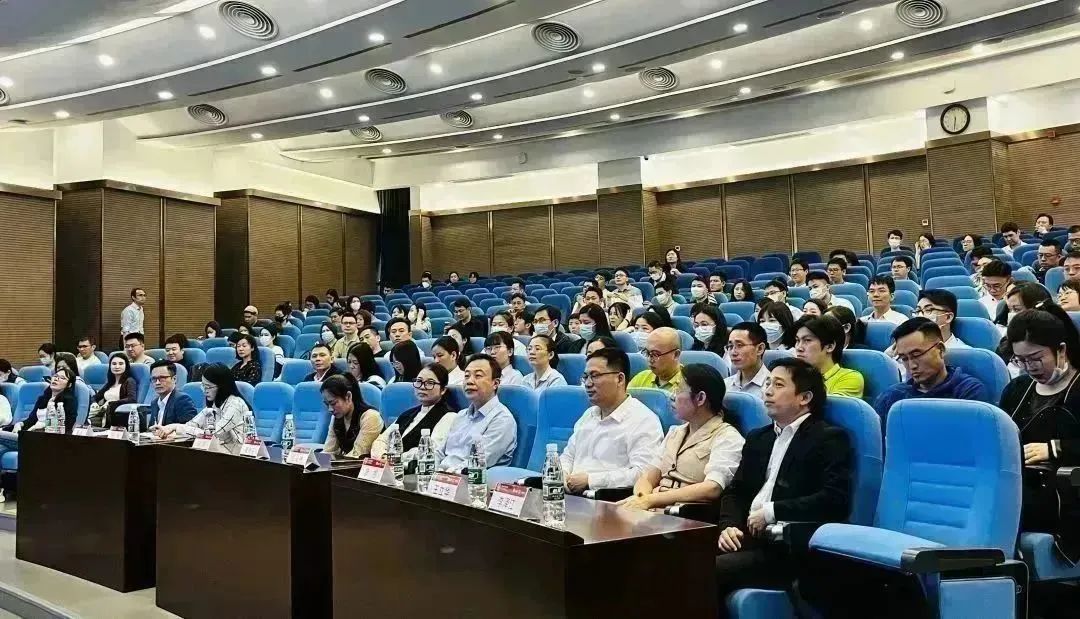 “中國(guó)式現(xiàn)代化背景下MBA職業(yè)選擇和投資的機(jī)會(huì)分析”講座在中山大學(xué)管理學(xué)院舉行