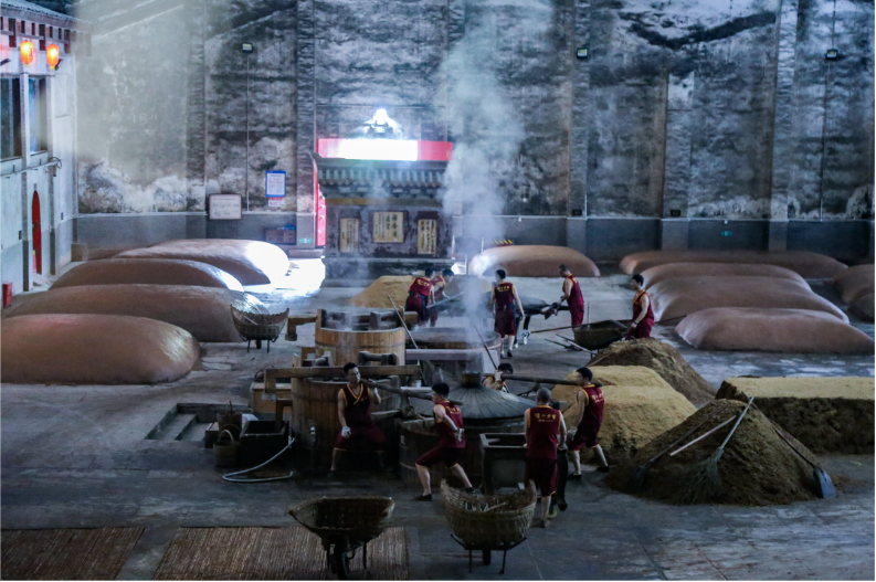 風(fēng)過(guò)瀘州帶酒香，人到瀘州醉一場(chǎng) | 重慶大學(xué)21級(jí)MBA8班&9班移動(dòng)課堂瀘州老窖游學(xué)之旅