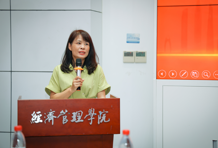 北京郵電大學經(jīng)濟管理學院成功舉辦第四屆企業(yè)導師聘任儀式暨產(chǎn)學研基地簽約儀式