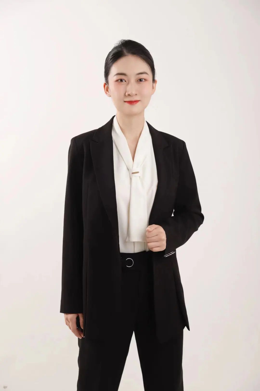 暨南大學(xué)EMBA“校友·人物志”系列專訪——代晨曦: 勤勉務(wù)實——在云端筑夢藍(lán)天，于暨南園充實自我