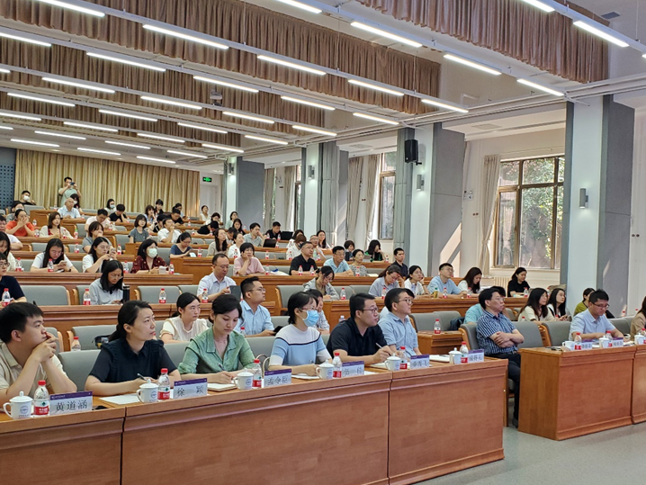 住房城鄉(xiāng)建設(shè)智庫交流會在北京建筑大學(xué)舉辦