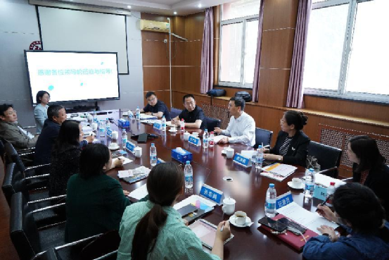 首經(jīng)貿(mào)校黨委常委、副校長陳彥斌一行蒞臨我院MBA教育中心調(diào)研