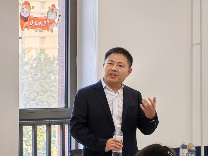 北外國際商學院企業(yè)導師郭士強為學生進行“職業(yè)生涯規(guī)劃”分享