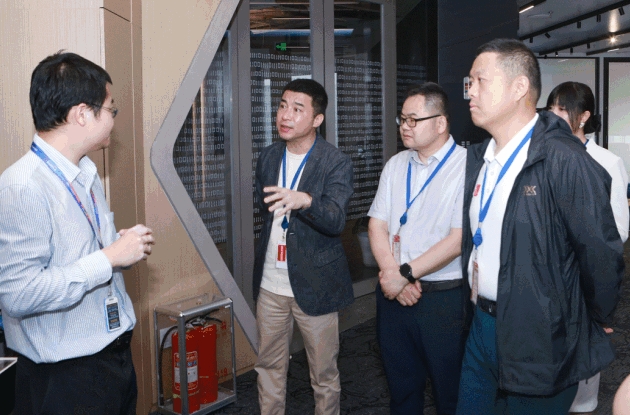 建構(gòu)無(wú)限可能 | 里昂華北學(xué)生校友會(huì)亞馬遜云科技創(chuàng)新中心參訪