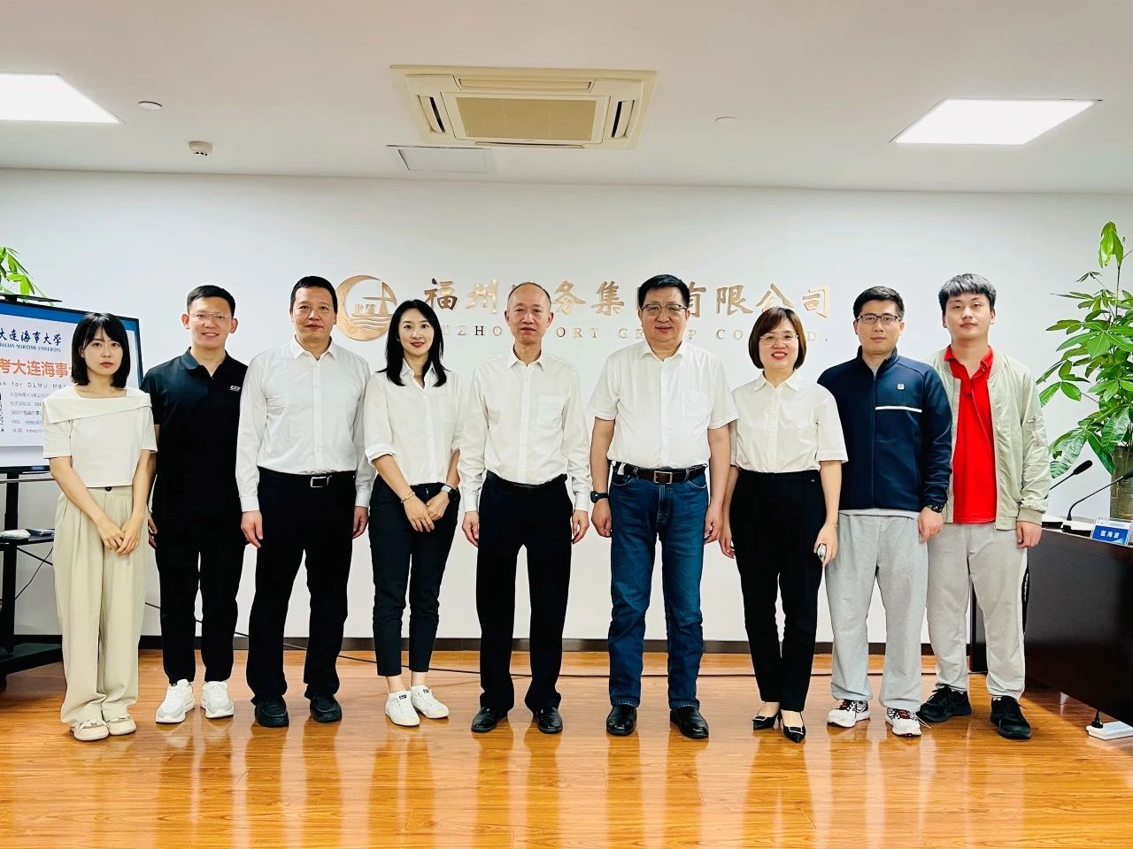 大連海事大學(xué)MBA教育中心主任匡海波教授一行訪問福州港務(wù)集團(tuán)