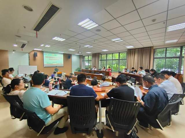 江南大學(xué)商學(xué)院MBA/MEM研究生學(xué)位論文指導(dǎo)研討會成功召開