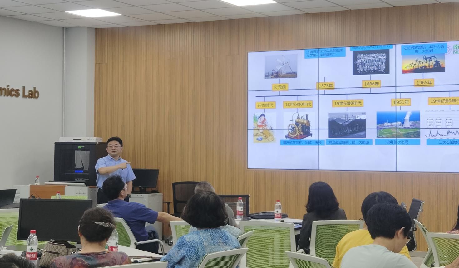 南京航空航天大學周德群教授應邀來遼寧工程技術大學工商管理學院《經(jīng)管論壇》作學術講座