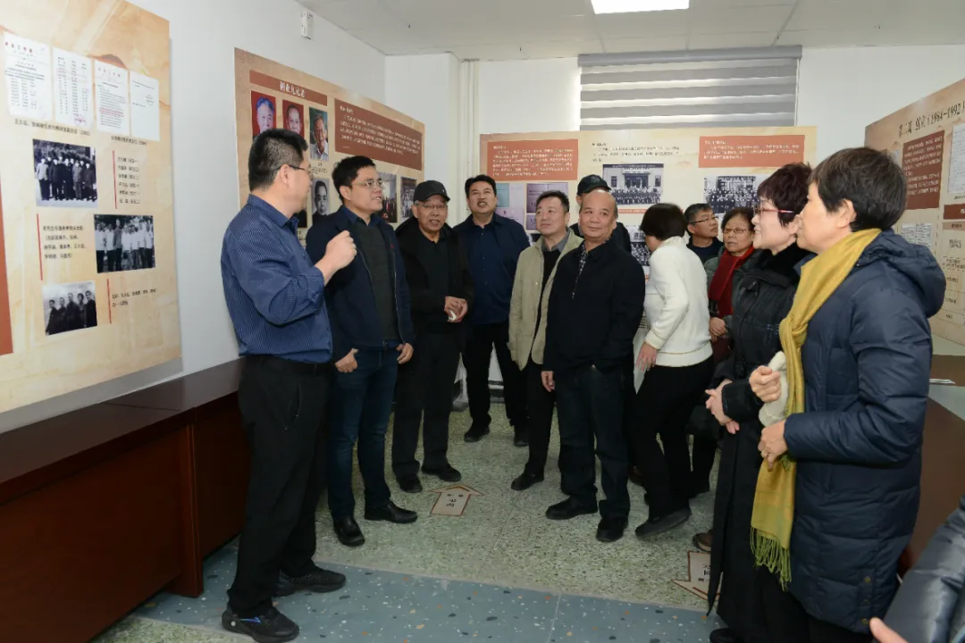 河北工業(yè)大學經濟管理學院召開“管理經濟教育發(fā)展展覽研討暨新年團拜會”