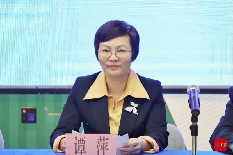 履新！華南理工大學(xué)1998級(jí)MBA校友譚萍已任廣東省婦聯(lián)黨組書(shū)記